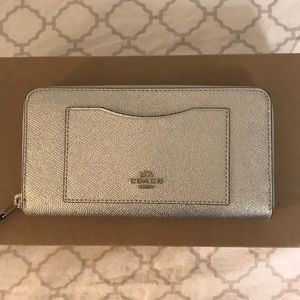 Authentic Coach Zip Wallet